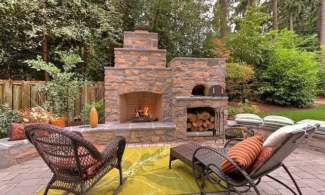 Уличный камин